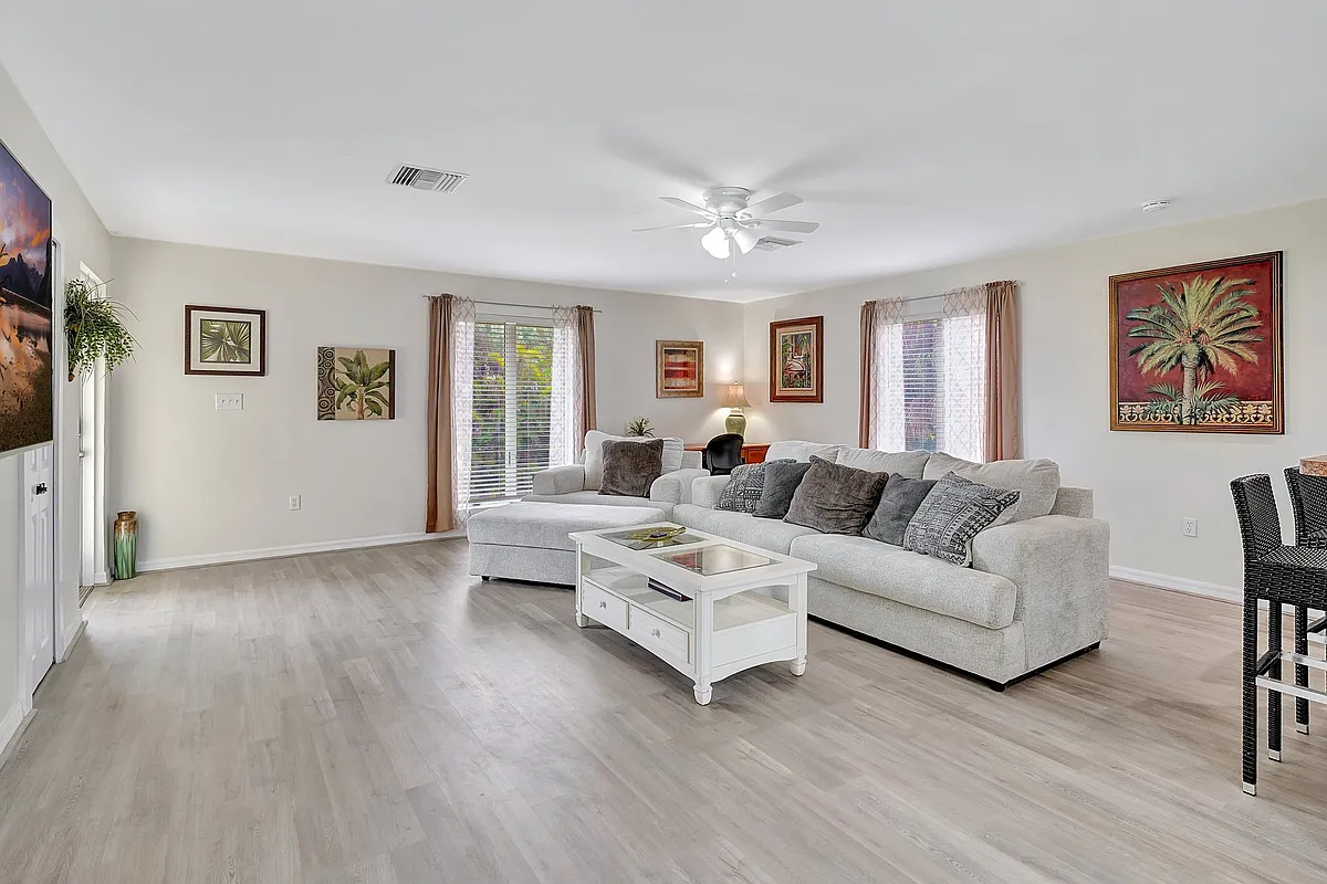 Building Photo - 16360 N Oleander Dr