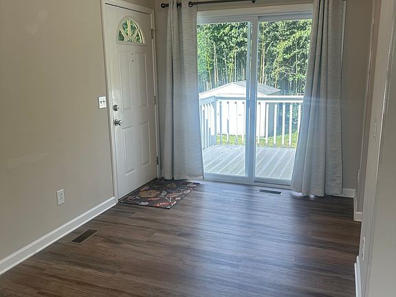 2nd image of 105 Hawkins St #105