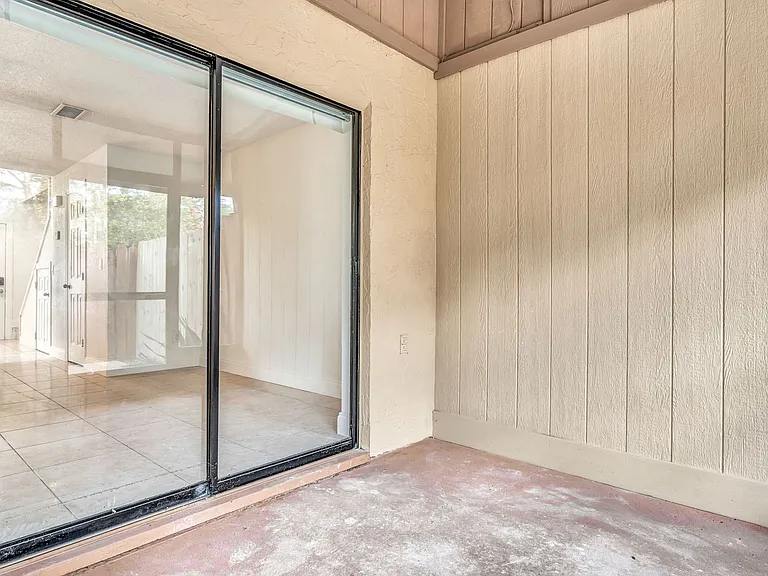 3913 Oak Limb Ct — Photo 18