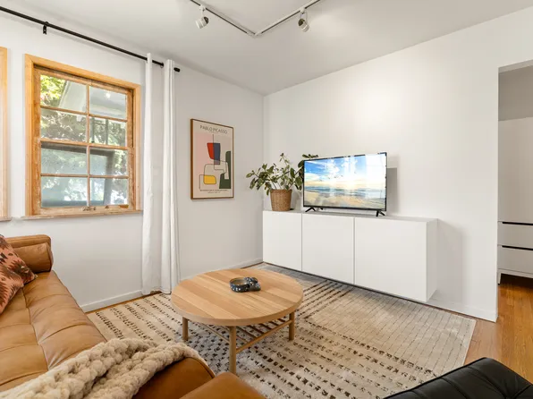 8327 Wiley Post Ave, Los Angeles, CA 90045