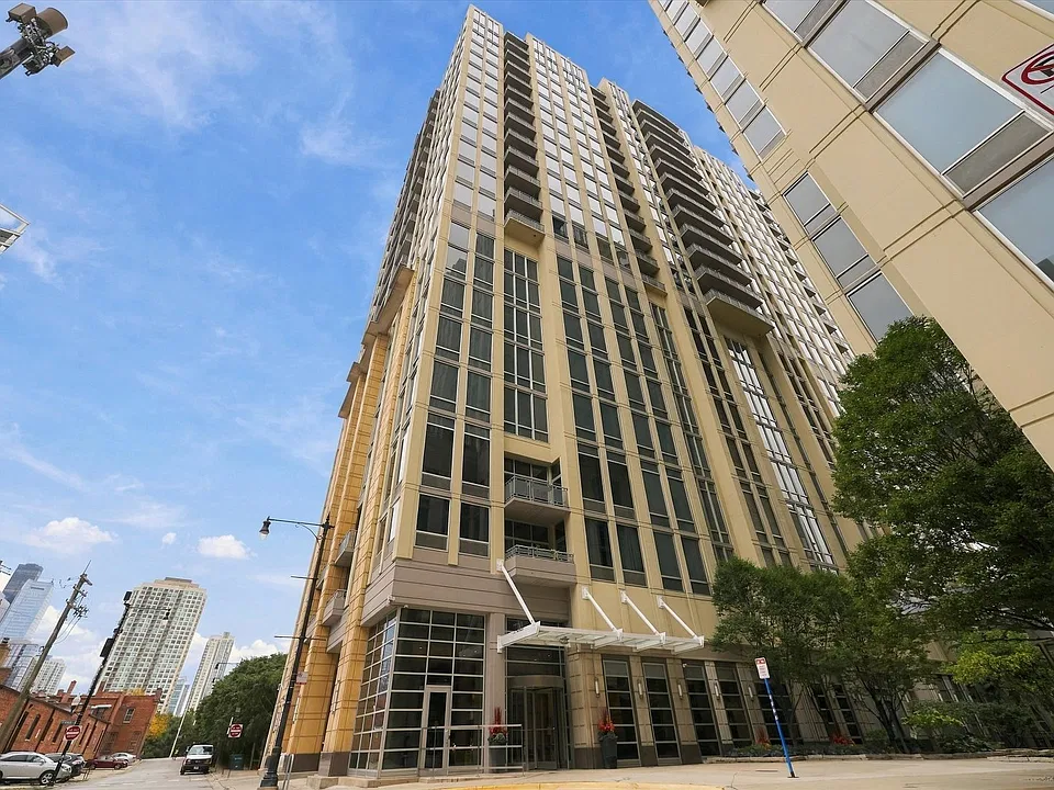 700 N Larrabee St #1105