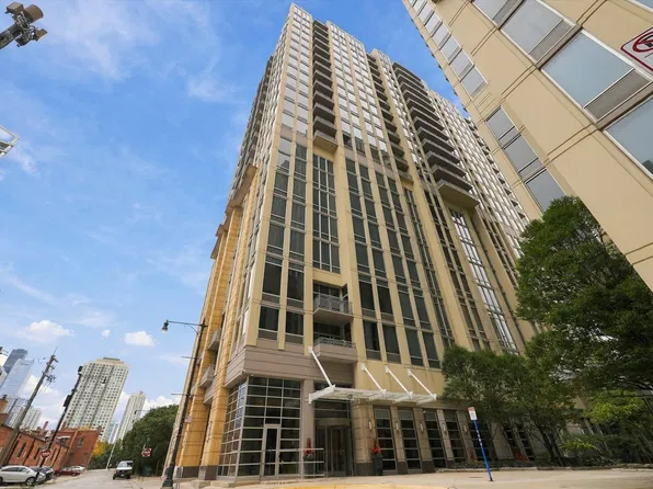 700 N Larrabee St, Chicago, IL