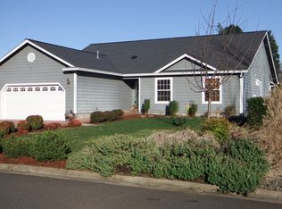 489 N Summerwood St, Roseburg, OR 97471