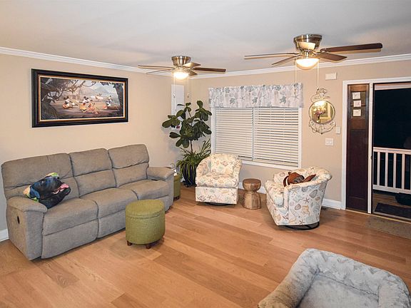 2nd image of 720 Town Bank Rd N