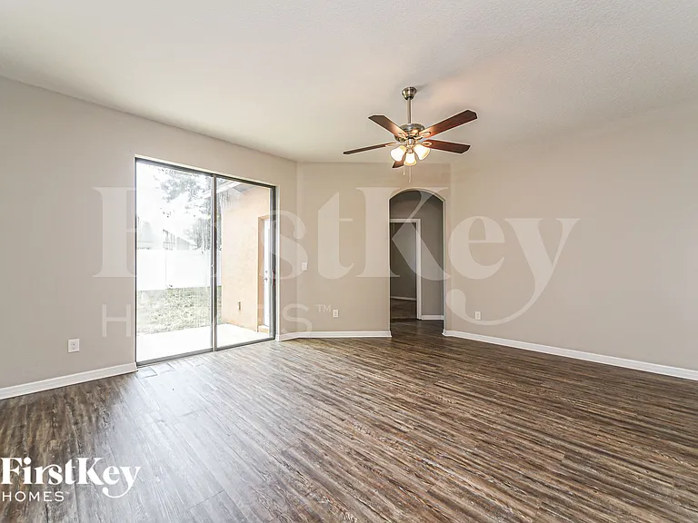 3086 Pointe Place Ave — Photo 2