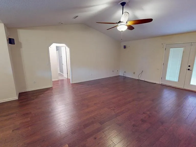 206 Myrick Dr — Photo 5
