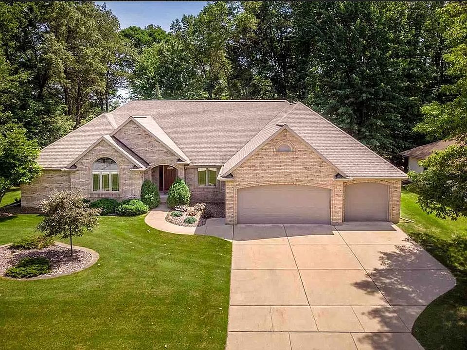 1st image of 2815 Parkwood Dr