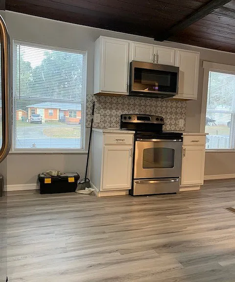 302 W Zephyr St — Photo 4