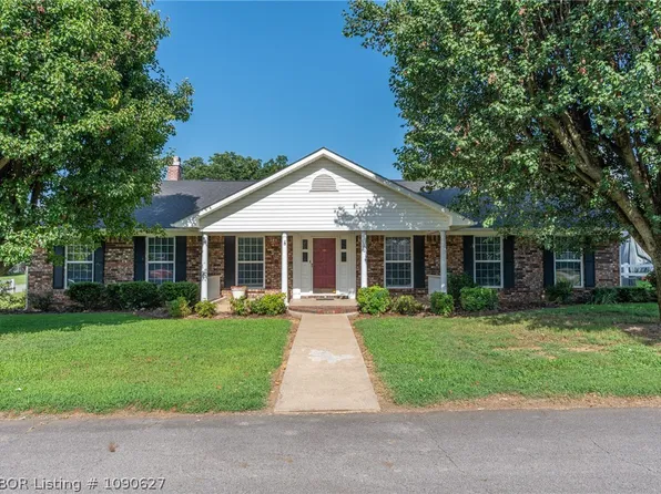 1201 N 4th St, Paris, AR 72855