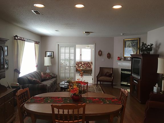 3rd image of 2012 Locarno Dr