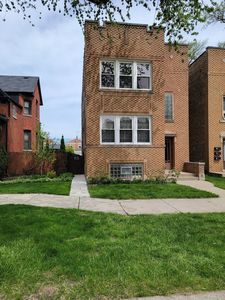 5202 W Winona St, Chicago, IL, 60630