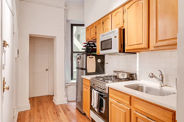 Rented by Keller Williams NYC | media 8