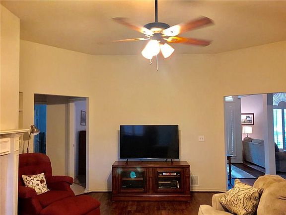 5th image of 503 Glenwood Dr