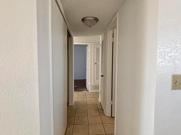 3911 Moonlight Ave — Photo 10