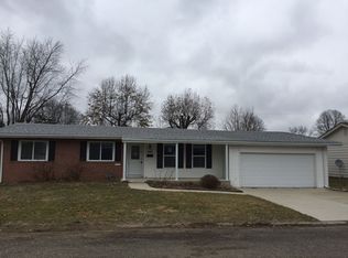 406 Pendik Rd, Jacksonville, IL 62650
