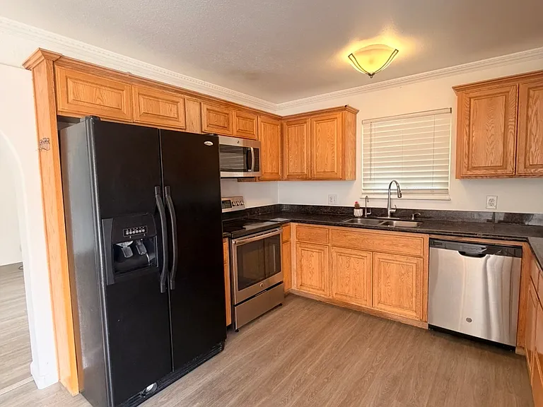 2013 Carver Rd — Photo 13