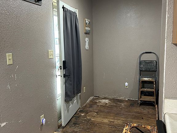 4th image of 408 9th St N