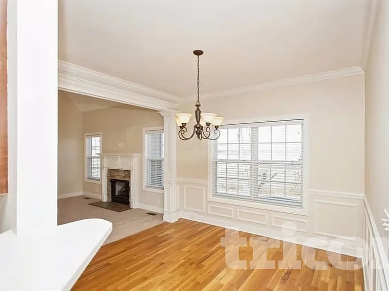 1410 Deerskin Ct — Photo 2