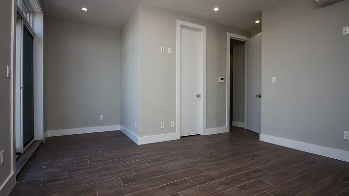 Rented by Nooklyn NYC LLC | media 70