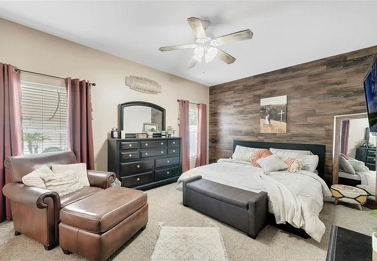 318 Clydesdale Cir — Photo 15