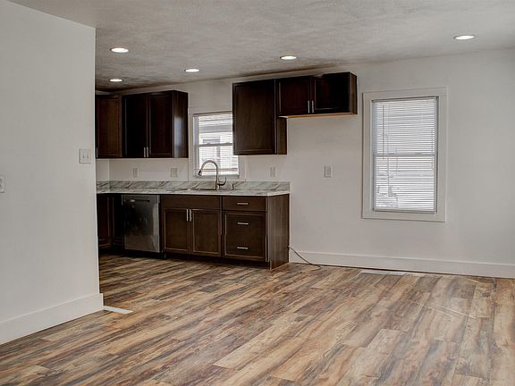 3rd image of 5022 N Fares Ave