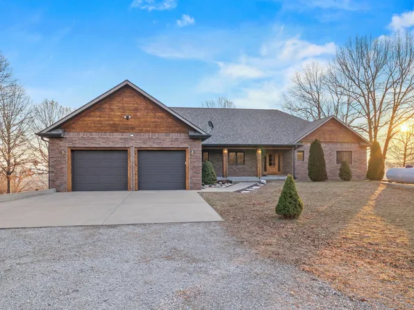 2130 Carlton Road, Hollister, MO 65672