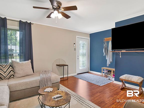 4th image of 1476 Boudousquie St