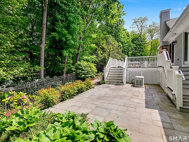 14 Deerfield Rd — Photo 32