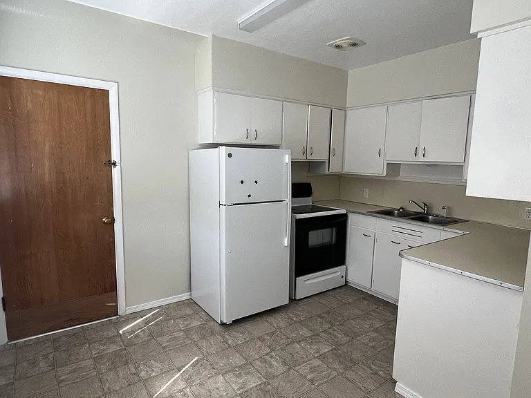 126 Water St — Photo 5