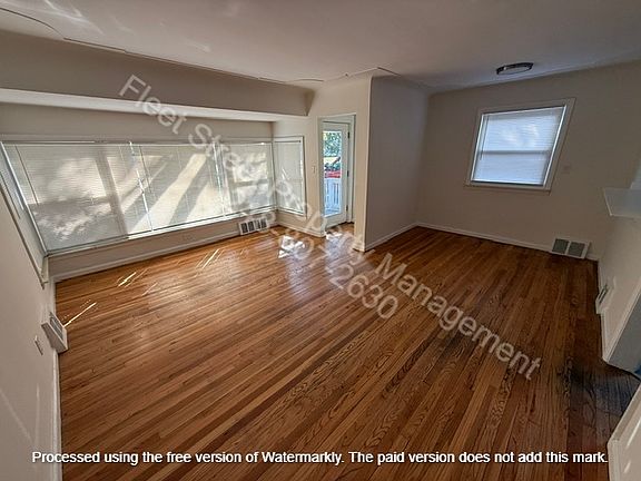 4th image of 23071 Majestic St