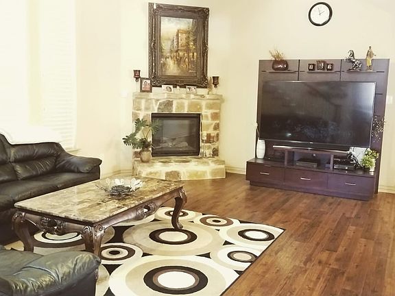 2nd image of 1551 Barksdale Dr