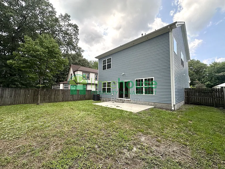 2101 Ball St — Photo 23