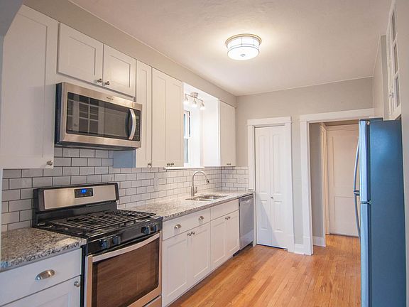 2nd image of 3946 Fairview Ave #2F
