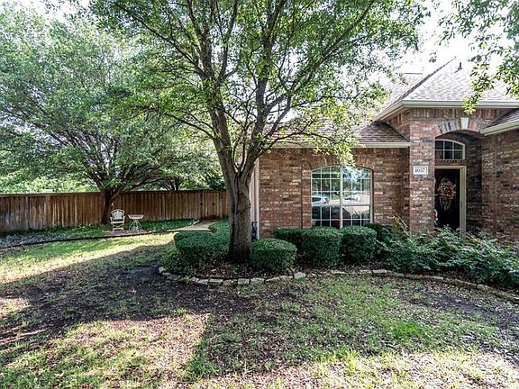 2nd image of 1037 Blueberry Ct