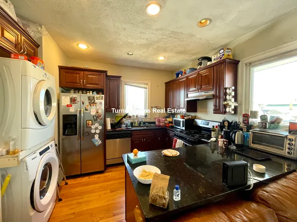 1293 Cambridge St #3, Cambridge, MA 02139