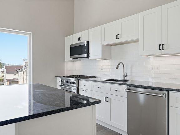 4th image of 3809 Liberty Ave Unit 401