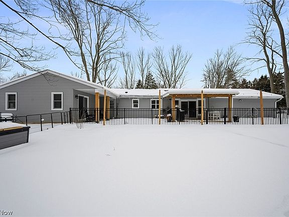 2nd image of 8791 Edgehill Rd