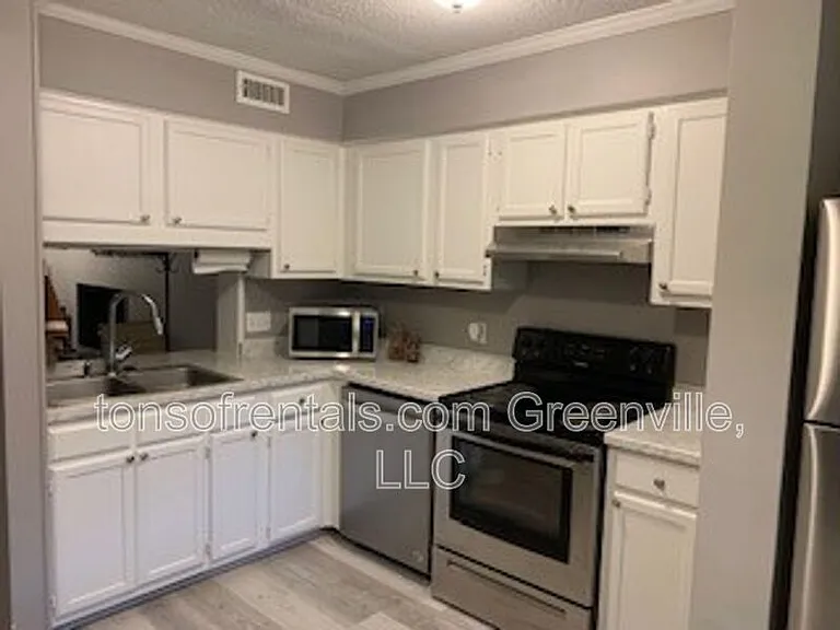 805 Stallings Rd #109 — Photo 4