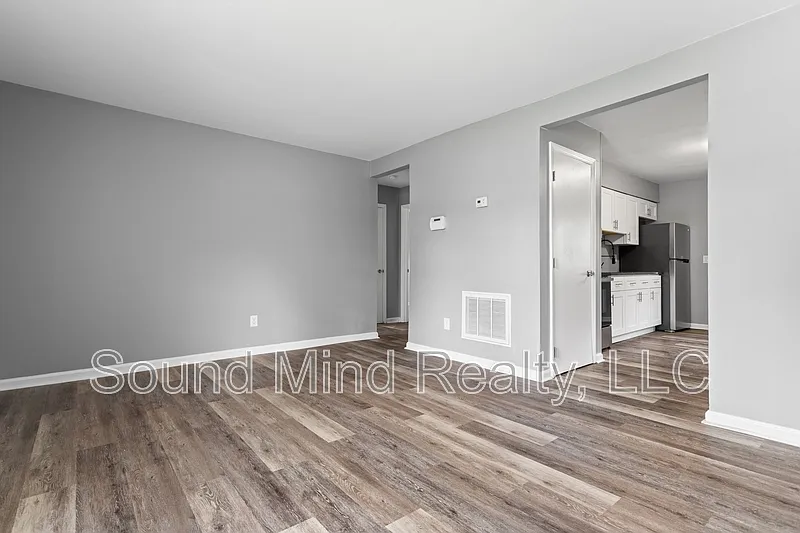 2 bed, 1.0 bath, 840 sqft, $950 — Photo 3