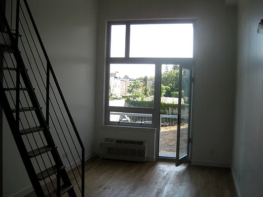 Rented by Joel Weisz, LREB | media 34