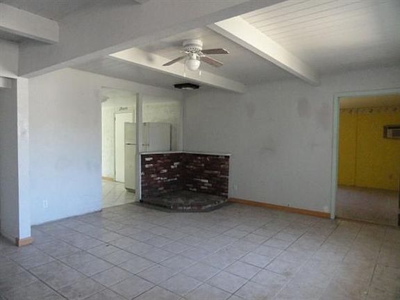 2nd image of 114 Caldwell St
