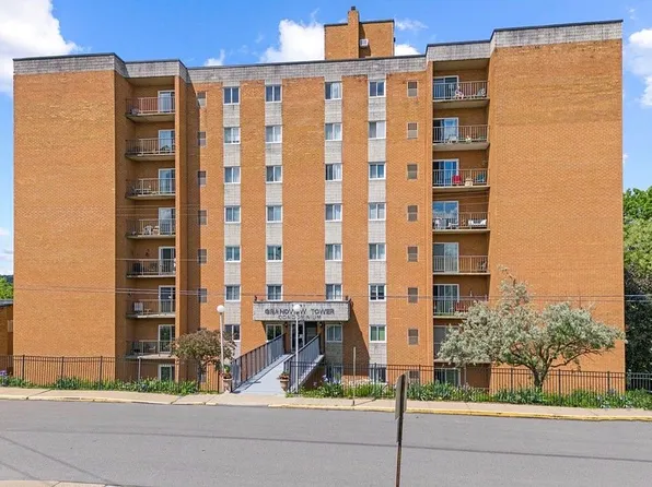 1001 Grandview Ave APT 302, Bridgeville, PA 15017
