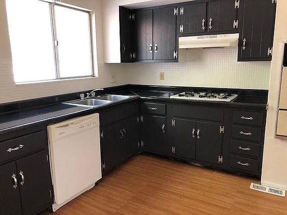 4th image of 11970 Rollingsford Dr