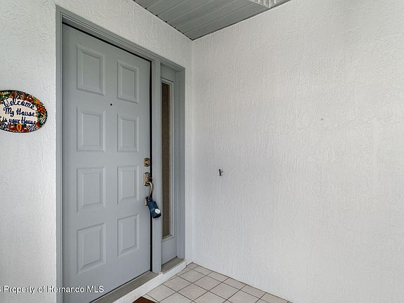 5th image of 9151 Rhett Ln