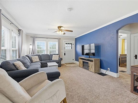 3rd image of 600 W Mechanic St