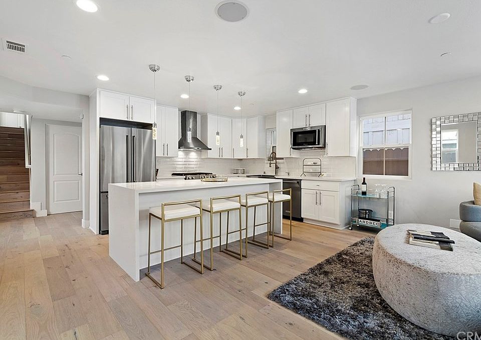 1st image of 209 38th St #A