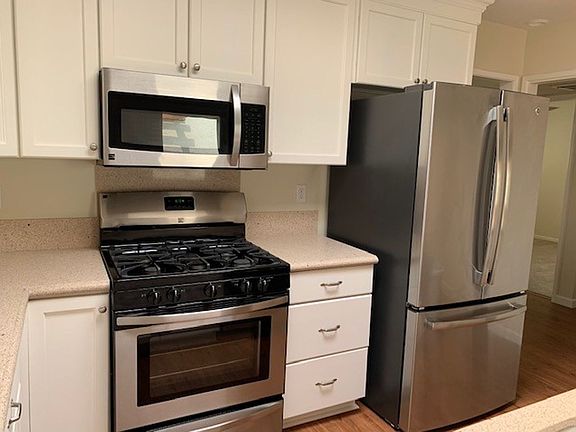 5th image of 4102 Lake Harbor Ln