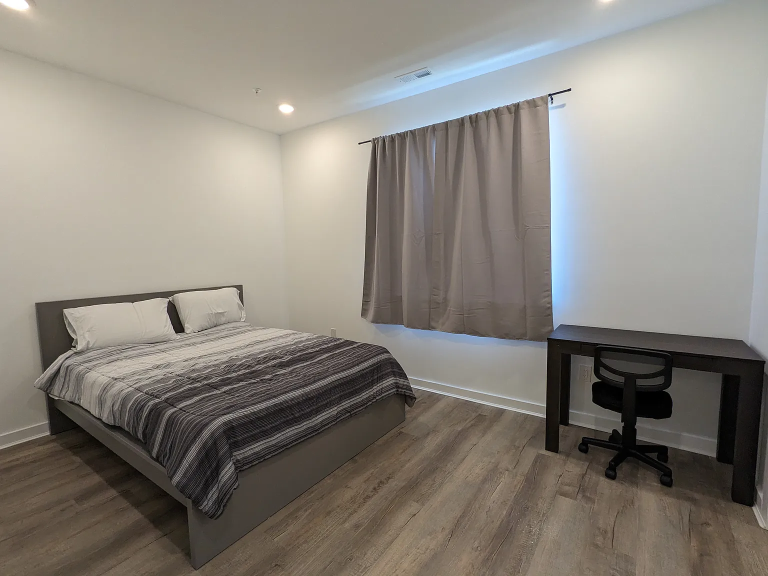 3 bed, 1010 sqft, $2,999 — Photo 2