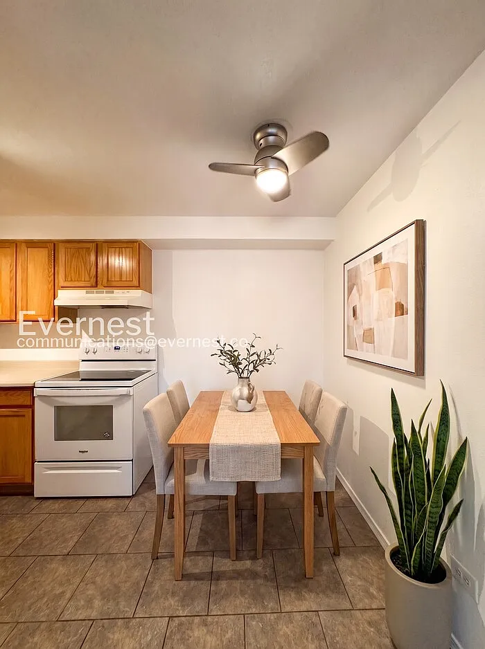 2 bed, 2.0 bath, 823 sqft, $1,800 — Photo 2
