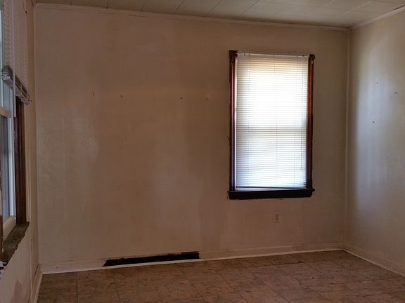 4th image of 1521 12th St NW